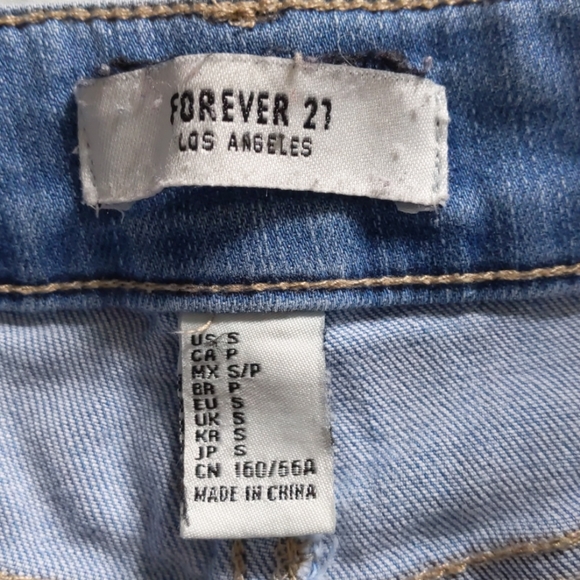 Shorts - Picture 4 of 4